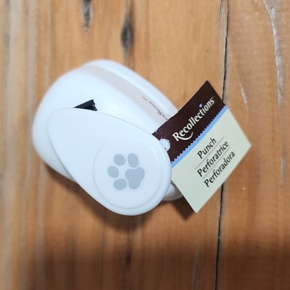 "Dog Print" Hole Punch